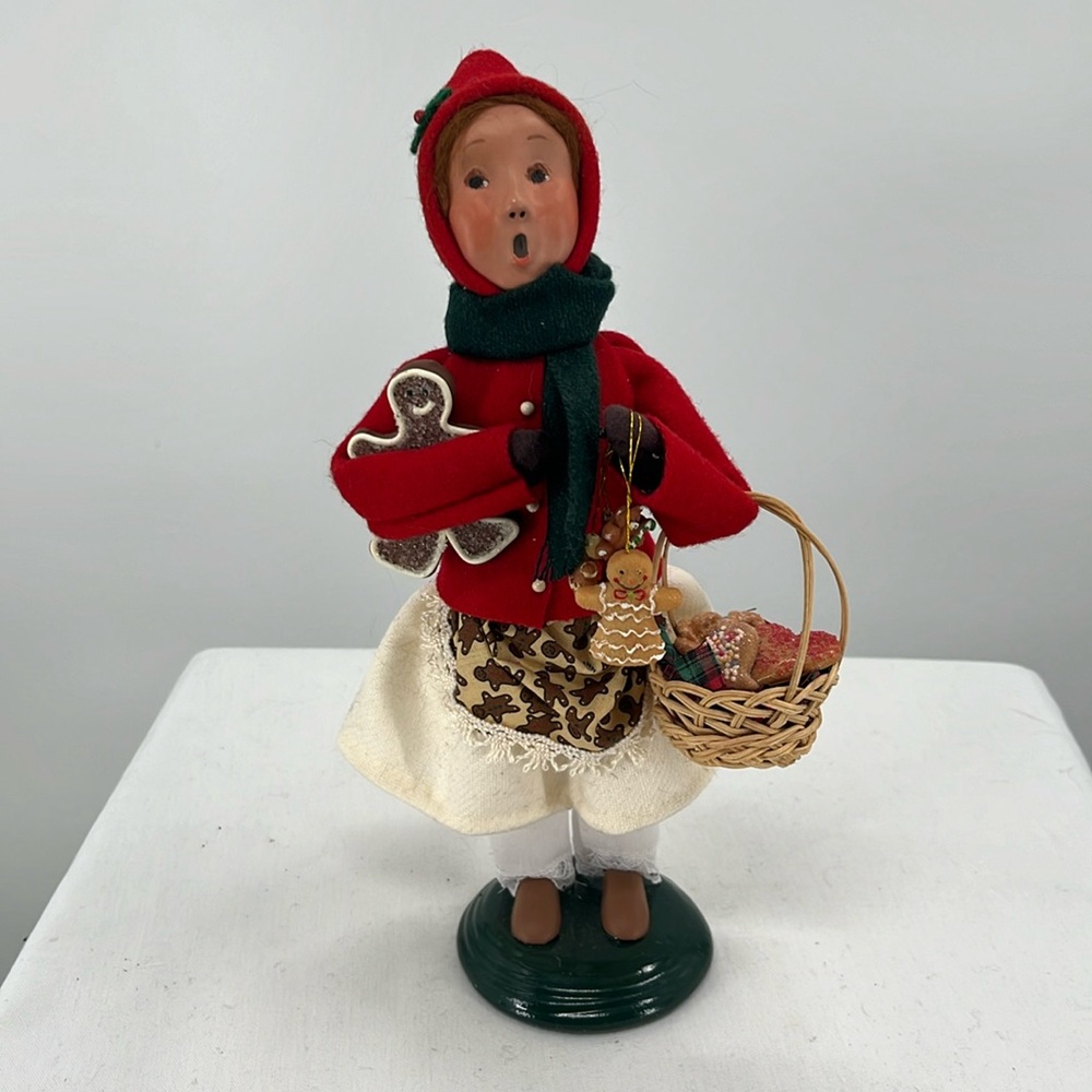 Byers Choice “Family with Gingerbread - Girl” Caroler 9”